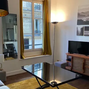 Marais Joli Deux Pieces , Paris France